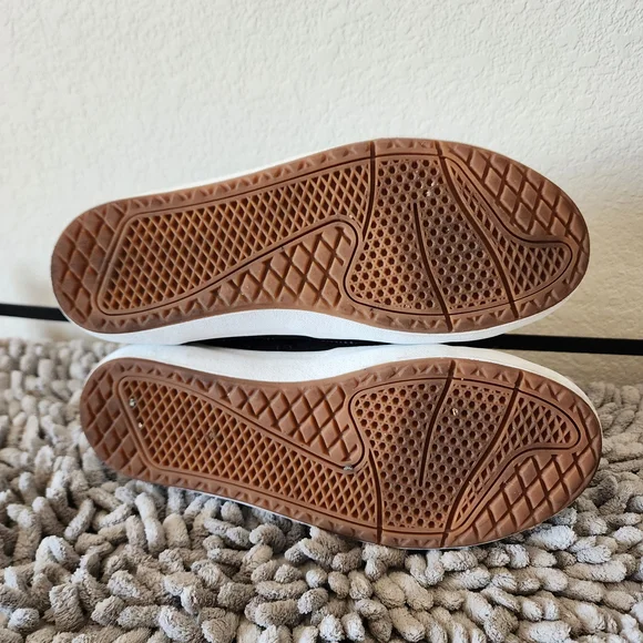 Vans Black and White Women's Sneakers - Picture 12 of 12